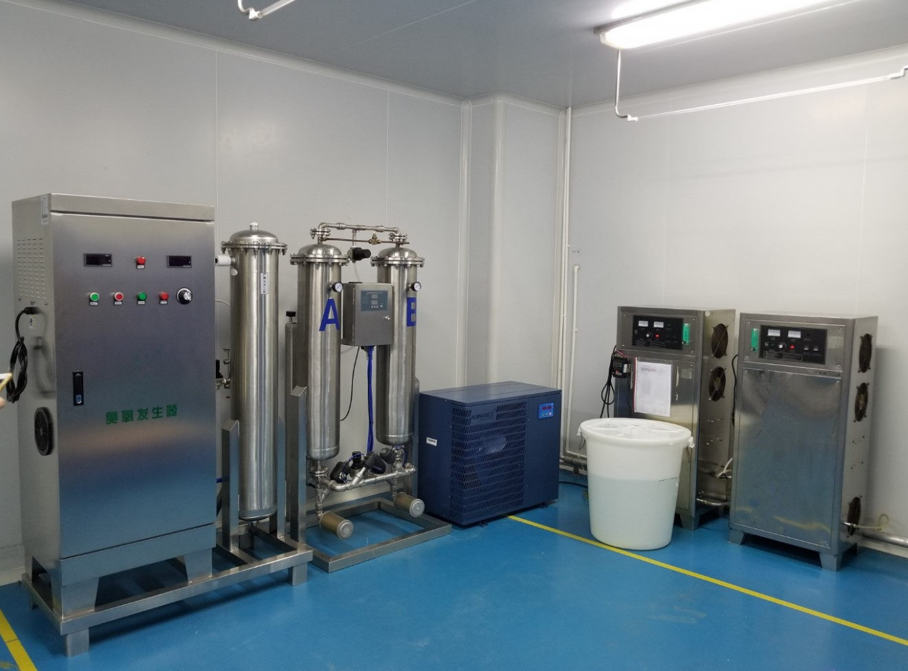 潔凈車間.JPG 潔凈車間.JPG